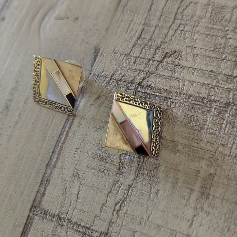 Vintage Native American Mother of Pearl and Lapis Earrings - Picture 7 of 10